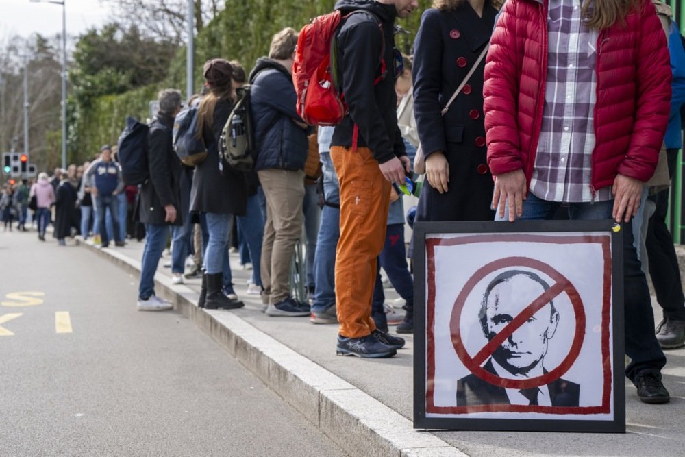 Photo: EPA-EFE/MARTIAL TREZZINI
