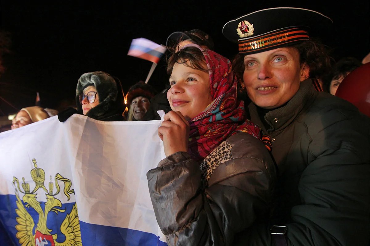 A rally following the referendum in Sevastopol 16 March 2014. Photo: EPA/ZURAB KURTSIKIDZE